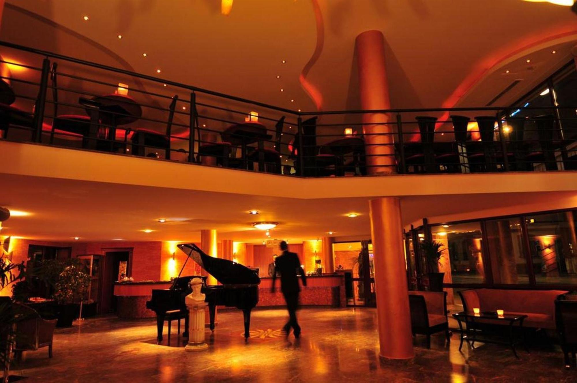 Hotel Santo Karlsruhe Exterior photo